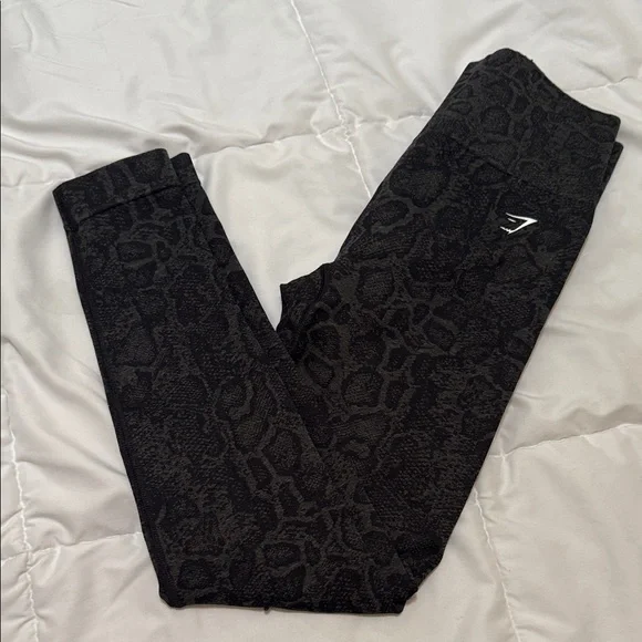Black Gym shark women’s Patterned Leggings - Picture 3 of 3